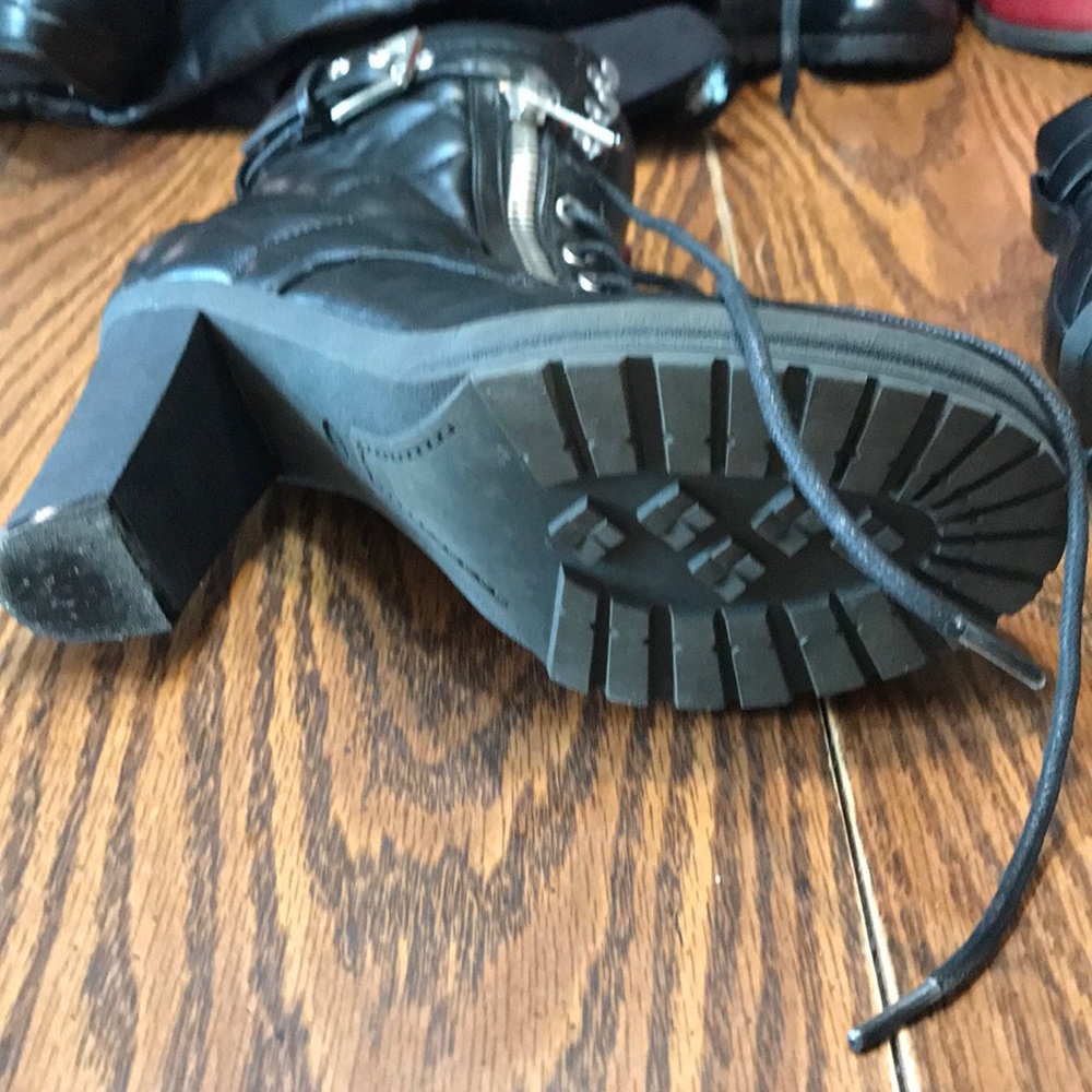 High heel boots